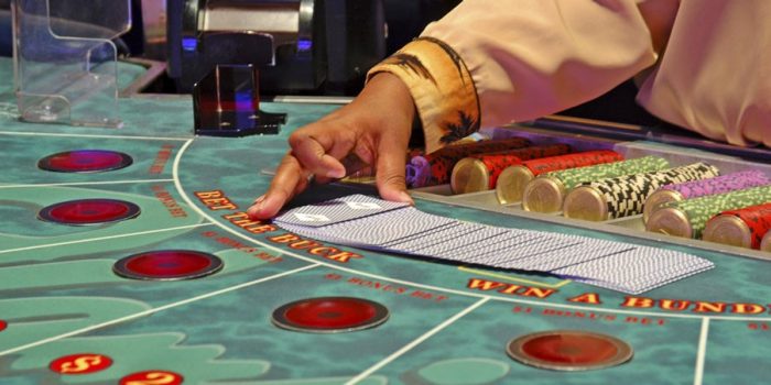 Play Live Progressive Baccarat For Casino Fun With No Bother